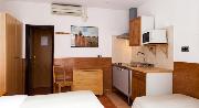 Studios Pelayo Guest House