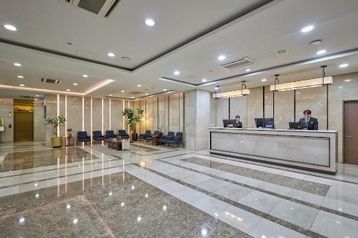 Summit Hotel