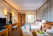 Constantinou Bros Pioneer Beach Hotel (Adults only)