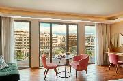 Zeus Essence Wyndham Athens Residence